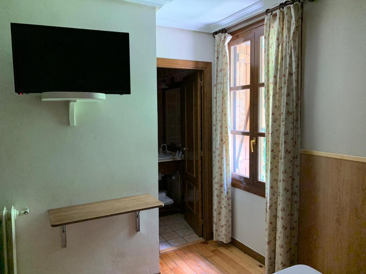 Hotel Charle Jaca Zewnętrze zdjęcie