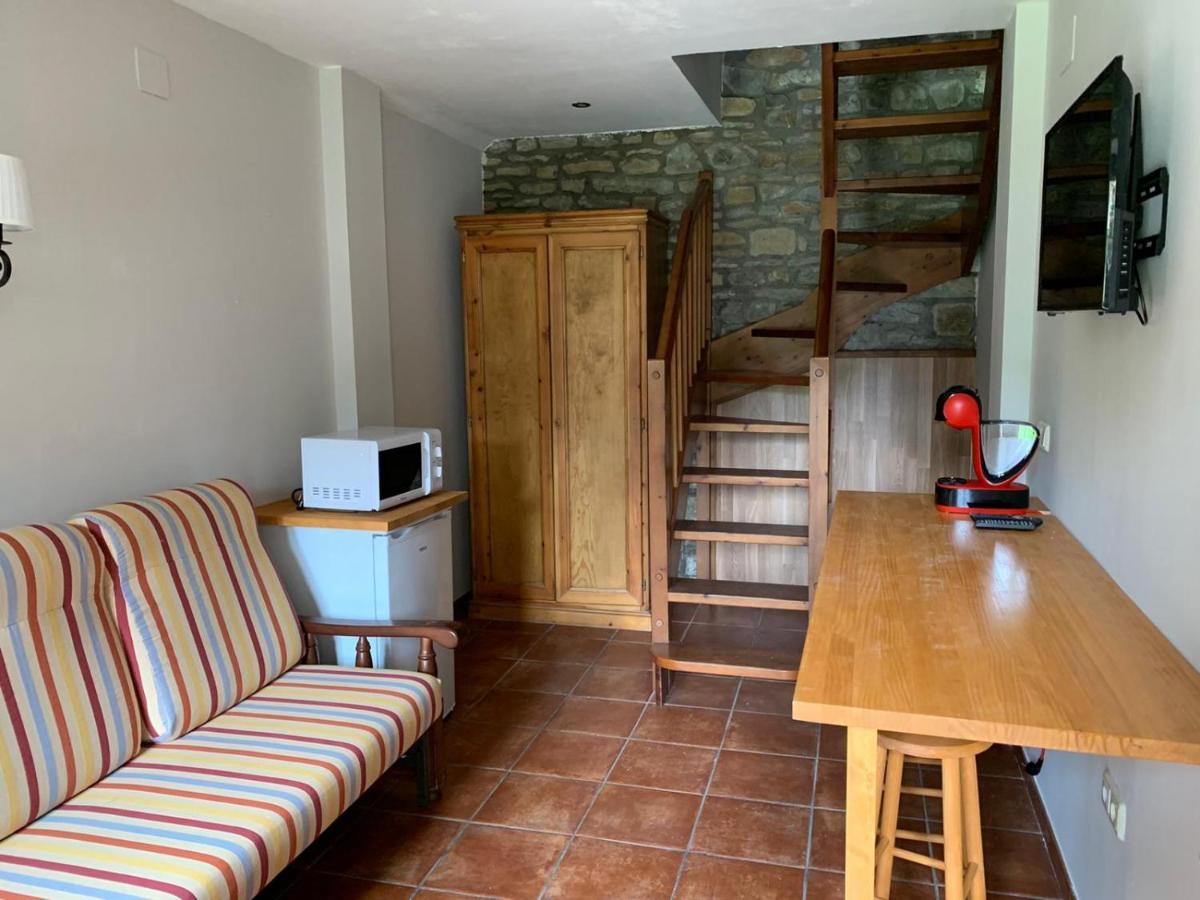 Hotel Charle Jaca Zewnętrze zdjęcie