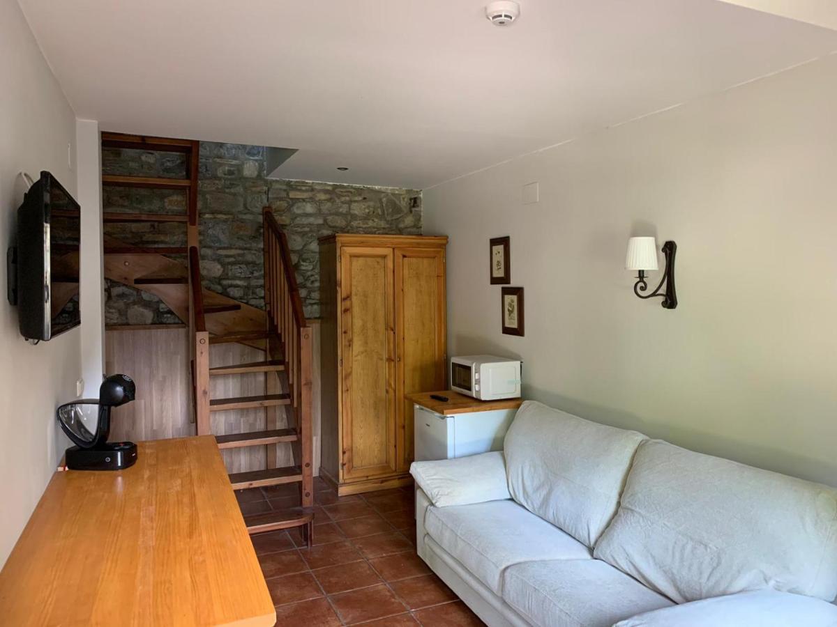 Hotel Charle Jaca Zewnętrze zdjęcie