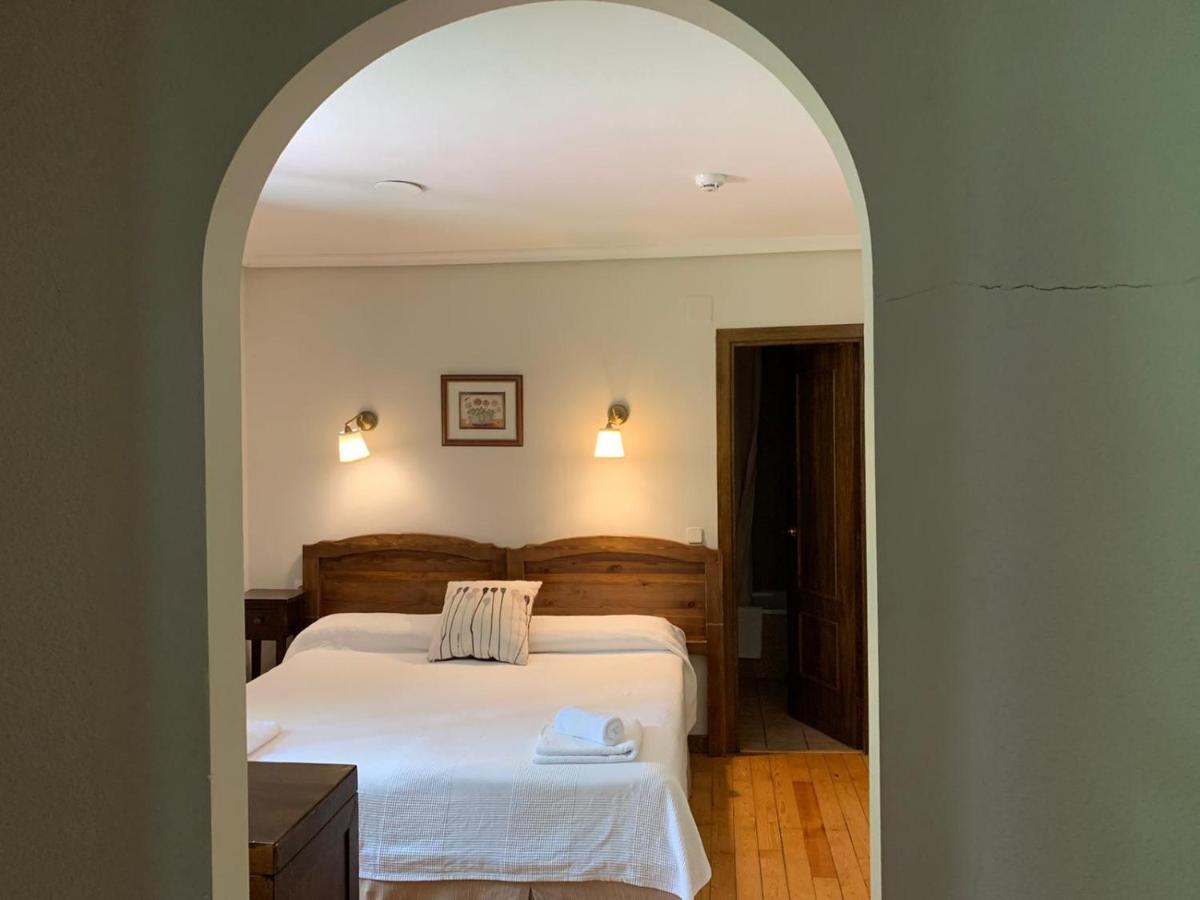Hotel Charle Jaca Zewnętrze zdjęcie