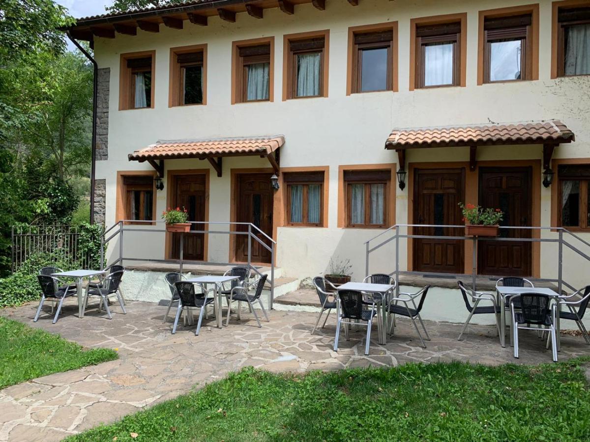 Hotel Charle Jaca Zewnętrze zdjęcie