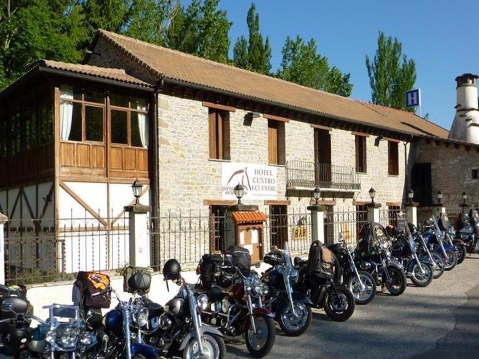 Hotel Charle Jaca Zewnętrze zdjęcie
