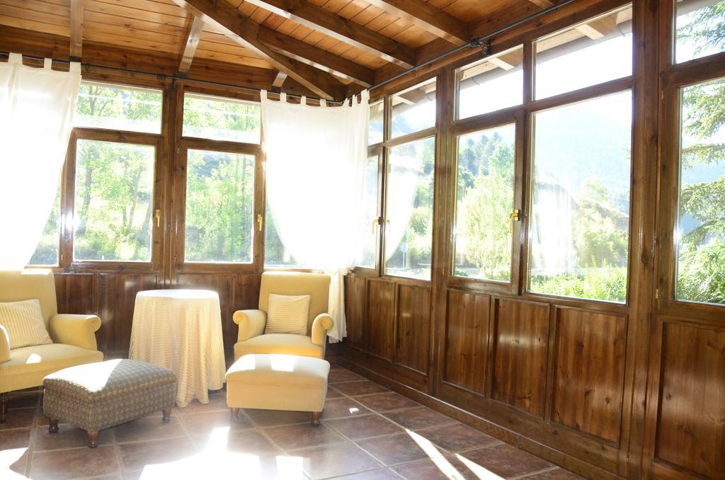 Hotel Charle Jaca Zewnętrze zdjęcie