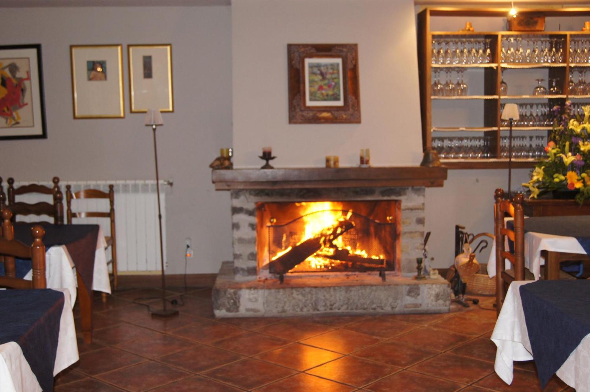 Hotel Charle Jaca Zewnętrze zdjęcie