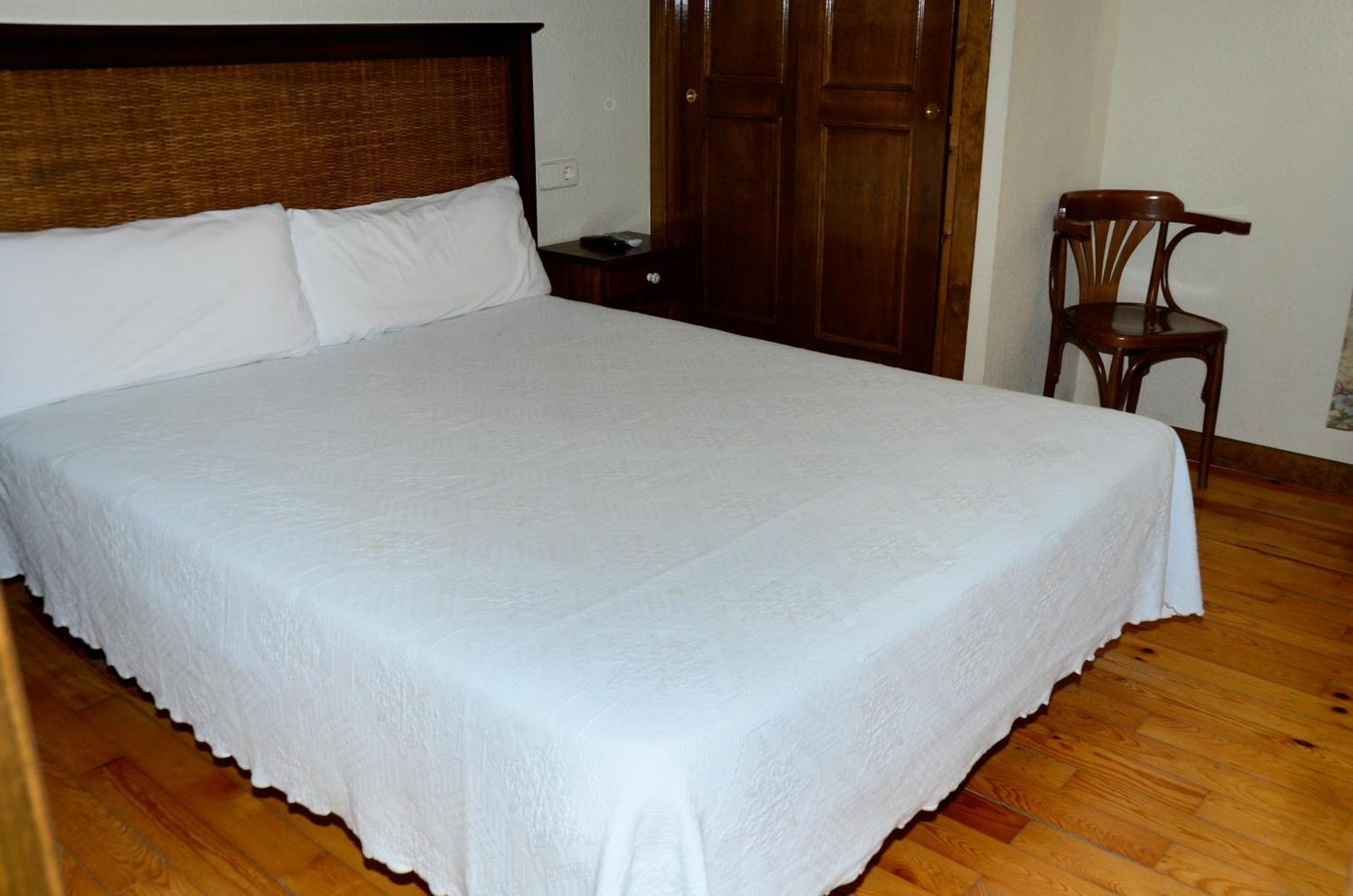 Hotel Charle Jaca Pokój zdjęcie