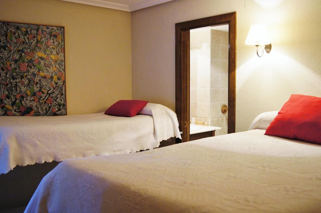 Hotel Charle Jaca Zewnętrze zdjęcie